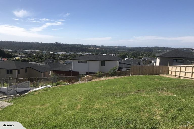 Photo of property in 5 Eric Gifford Drive, Ranui, Auckland, 0612