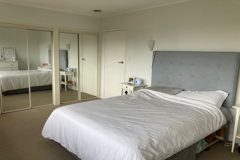 Photo of property in 2/276 Hurstmere Road, Takapuna, Auckland, 0622