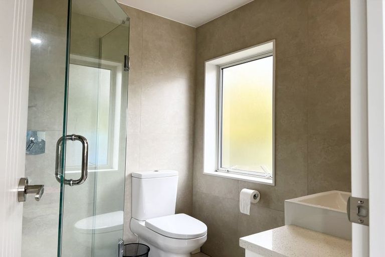 Photo of property in 68 Harrowglen Drive, Northcross, Auckland, 0630