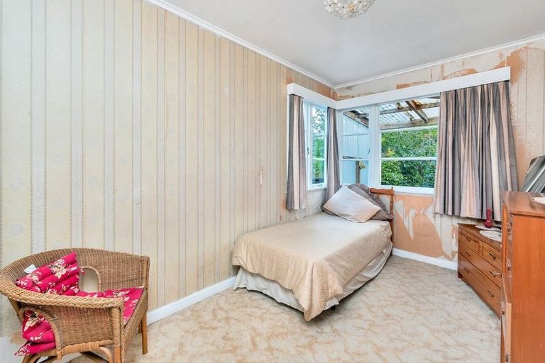 Photo of property in 12 Kamara Road, Glen Eden, Auckland, 0602