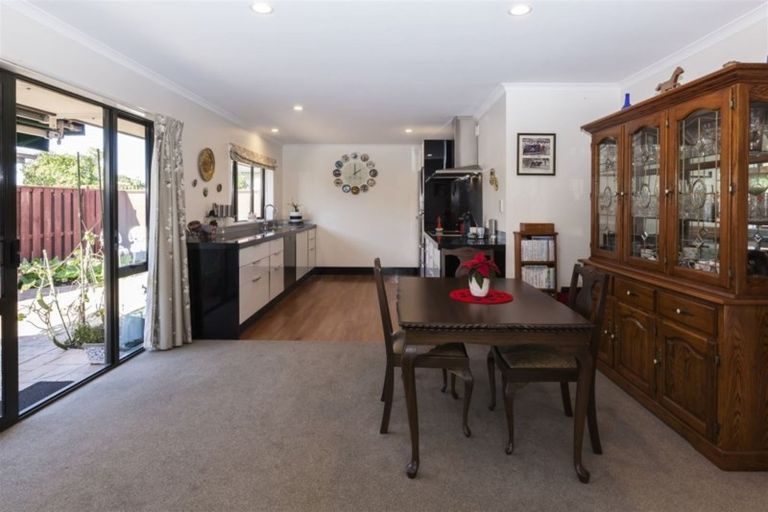 Photo of property in 2/156 Blighs Road, Strowan, Christchurch, 8052