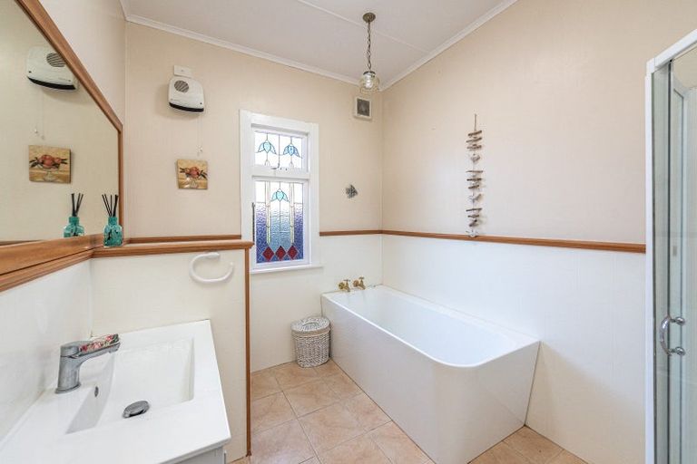 Photo of property in 30 Moore Avenue, Tawhero, Whanganui, 4501