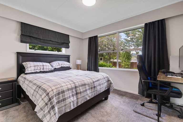 Photo of property in 4 Thackeray Place, Owhata, Rotorua, 3010
