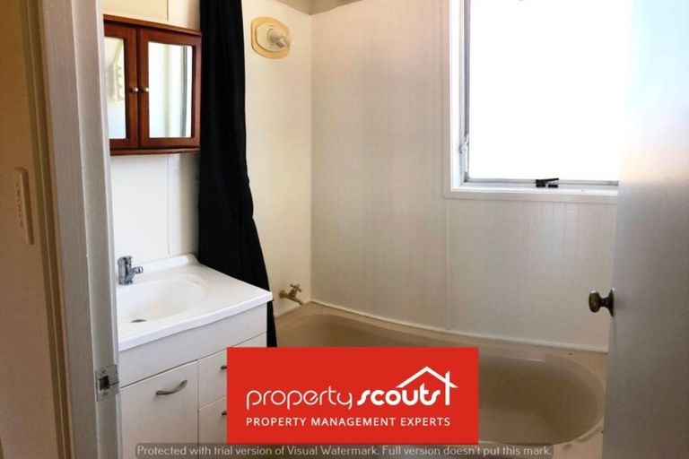 Photo of property in 3 Medina Place, Half Moon Bay, Auckland, 2012