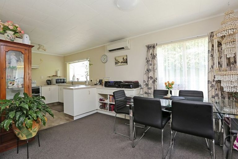 Photo of property in 2/1003 Caroline Road, Mayfair, Hastings, 4122