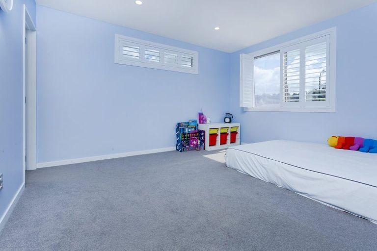 Photo of property in 8 Hornbill Drive, Fairview Heights, Auckland, 0632