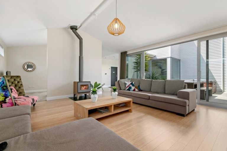 Photo of property in 1220a Papamoa Beach Road, Papamoa Beach, Papamoa, 3118