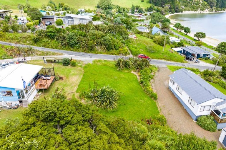 Photo of property in 9 Rigby Street, Whakapirau, 0583
