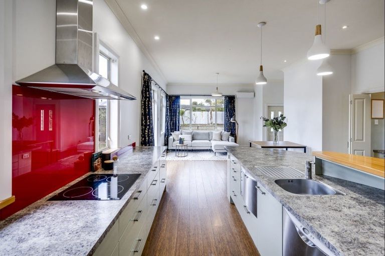 Photo of property in 472 Main North Road, Bay View, Napier, 4104