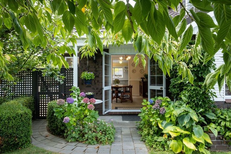 Photo of property in 3a Lighthouse Road, Bluff Hill, Napier, 4110