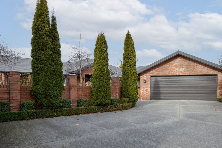 Photo of property in 14 Dunmurry Place, Casebrook, Christchurch, 8051