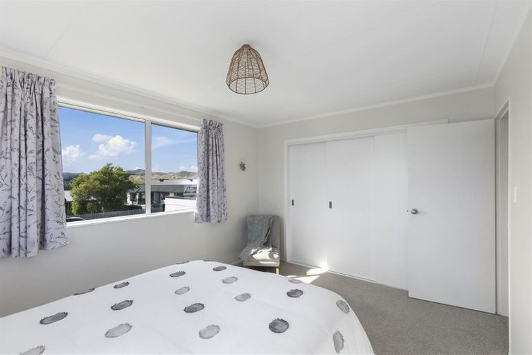 Photo of property in 41 Almora View, Ascot Park, Porirua, 5024