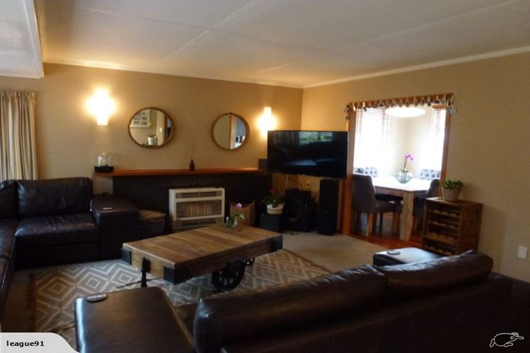 Photo of property in 124 Ruamahanga Crescent, Terrace End, Palmerston North, 4410