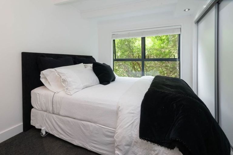 Photo of property in 21 Tanglewood Place, Cockle Bay, Auckland, 2014