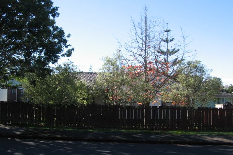 Photo of property in 23 Coey Place, Glen Eden, Auckland, 0602