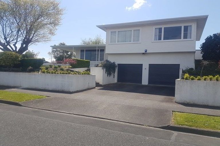 Photo of property in 2 Luton Street, Hokowhitu, Palmerston North, 4410