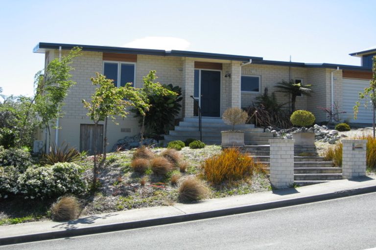 Photo of property in 2 Commodore Place, Britannia Heights, Nelson, 7010