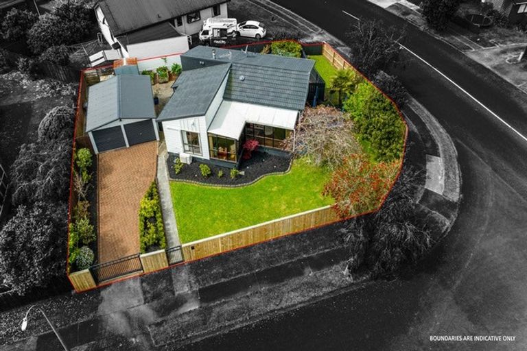 Photo of property in 1 Oakmont Place, Wattle Downs, Auckland, 2103