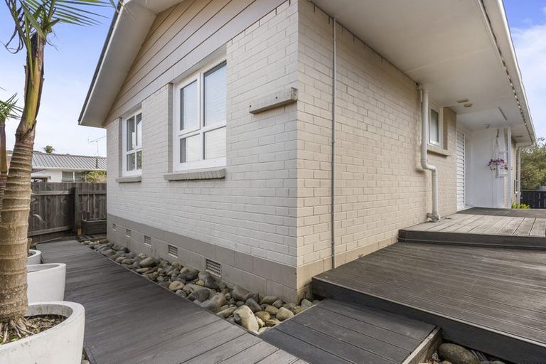 Photo of property in 1/51 Larne Avenue, Pakuranga Heights, Auckland, 2010