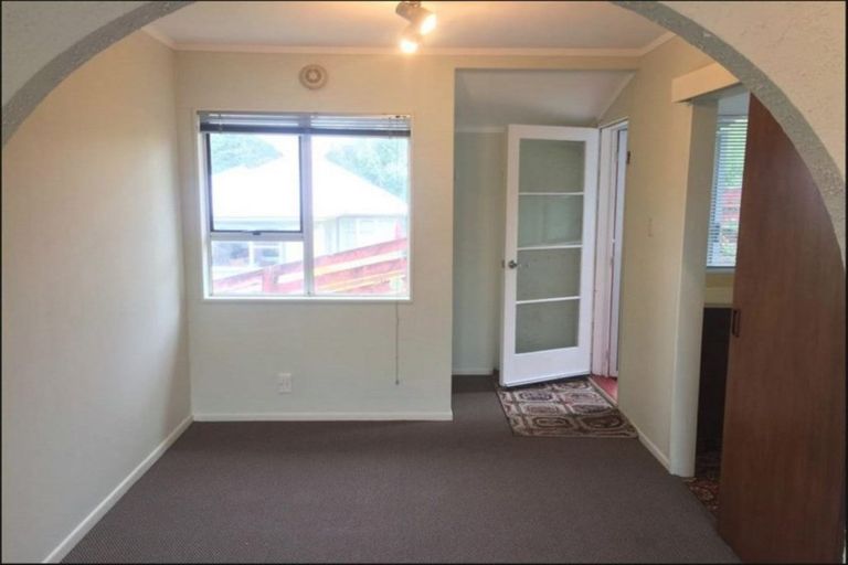 Photo of property in 2/10 Tuapapa Street, Johnsonville, Wellington, 6037