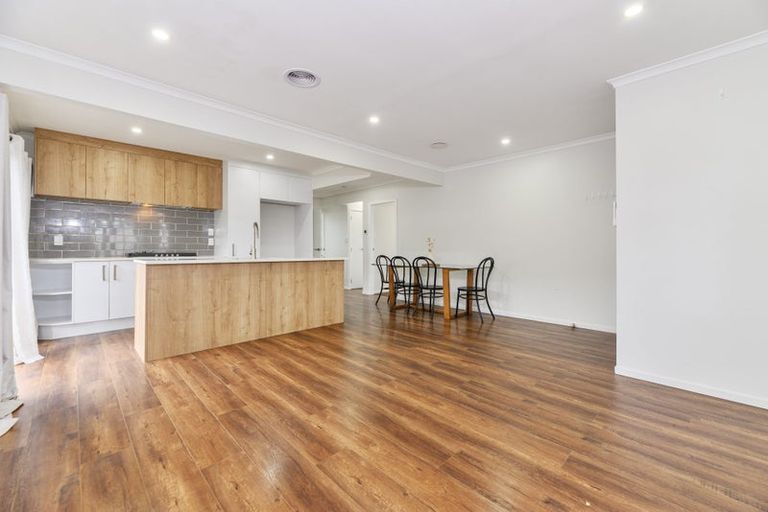 Photo of property in 11 Harrington Road, Henderson, Auckland, 0610