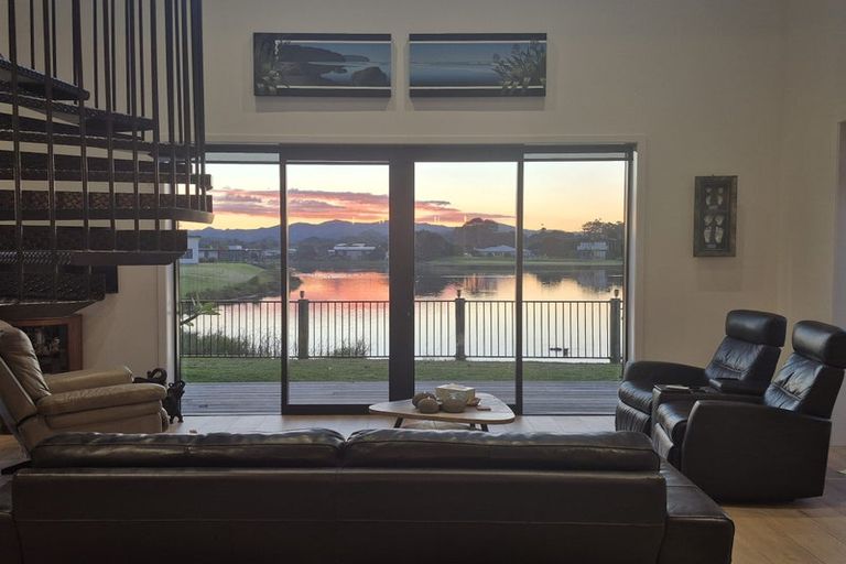 Photo of property in 105 Mahoe Place, Matarangi, Whitianga, 3592