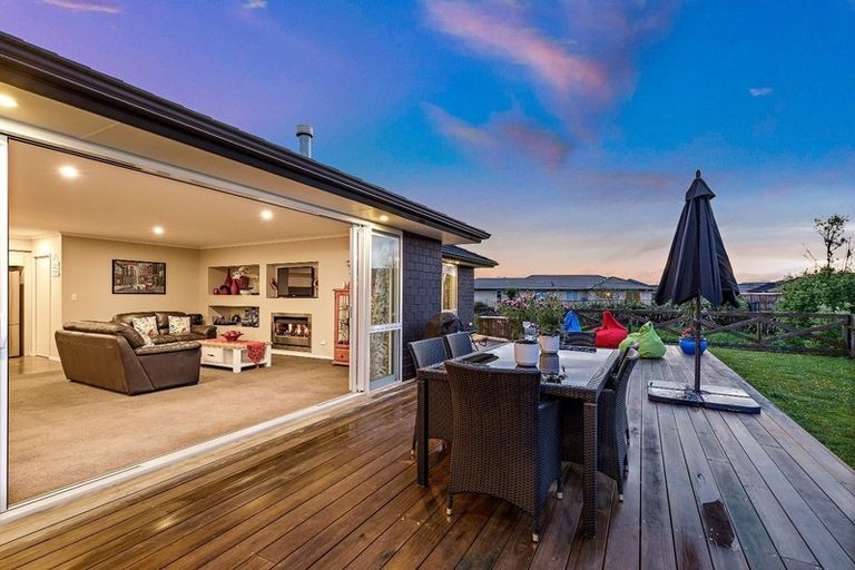 Photo of property in 15 Kohia Way, Huapai, Kumeu, 0810