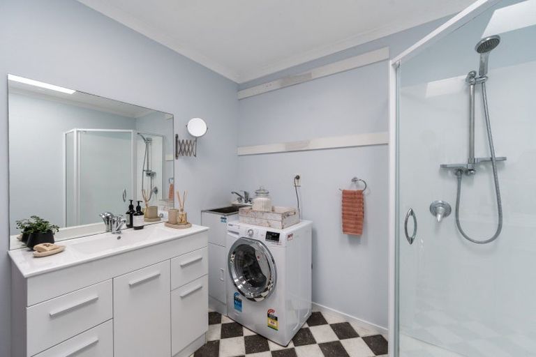 Photo of property in 1/2 Trigg Crescent, Taradale, Napier, 4112