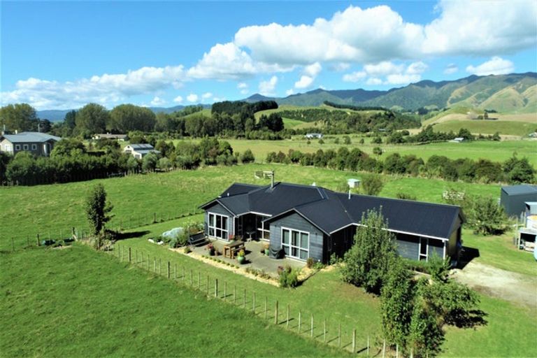 Photo of property in 397d Pohangina Valley East Road, Pohangina, Ashhurst, 4884