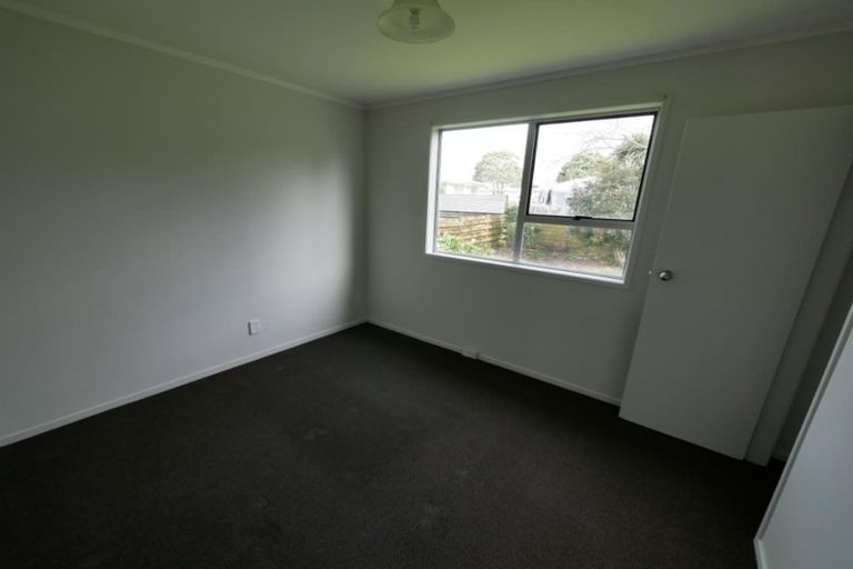 Photo of property in 313 Roscommon Road, Clendon Park, Auckland, 2103