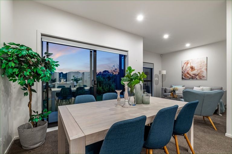 Photo of property in 40 Koreke Close, Kenepuru, Porirua, 5022