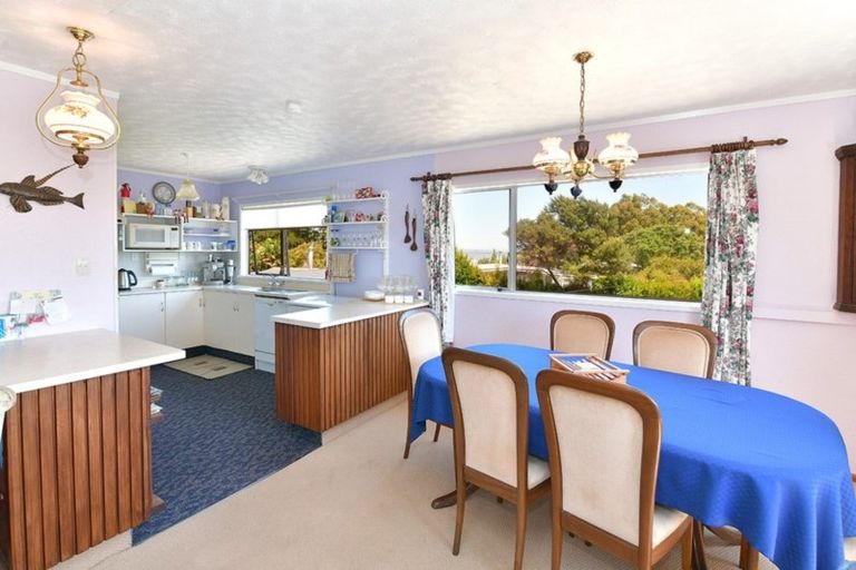 Photo of property in 27 James Mcleod Road, Shelly Beach, South Head, 0874