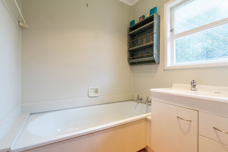 Photo of property in 2/12 Walter Street, Hauraki, Auckland, 0622