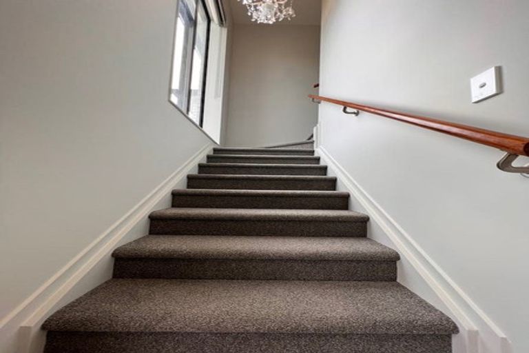 Photo of property in 17a Knox Road, Swanson, Auckland, 0612