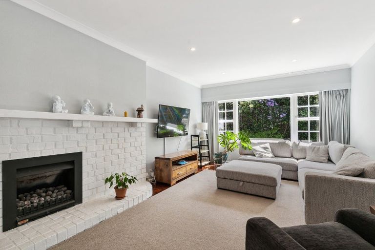 Photo of property in 29 Ngatitoa Street, Tawa, Wellington, 5028