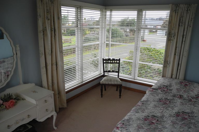 Photo of property in 84 Shearman Street, Waimate, 7924