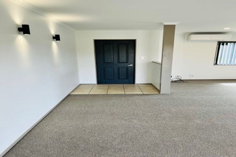 Photo of property in 25 Grabella Place, Papamoa Beach, Papamoa, 3118