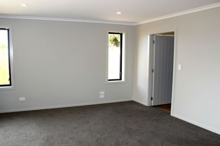 Photo of property in 1 Angus Place, Carterton, 5713