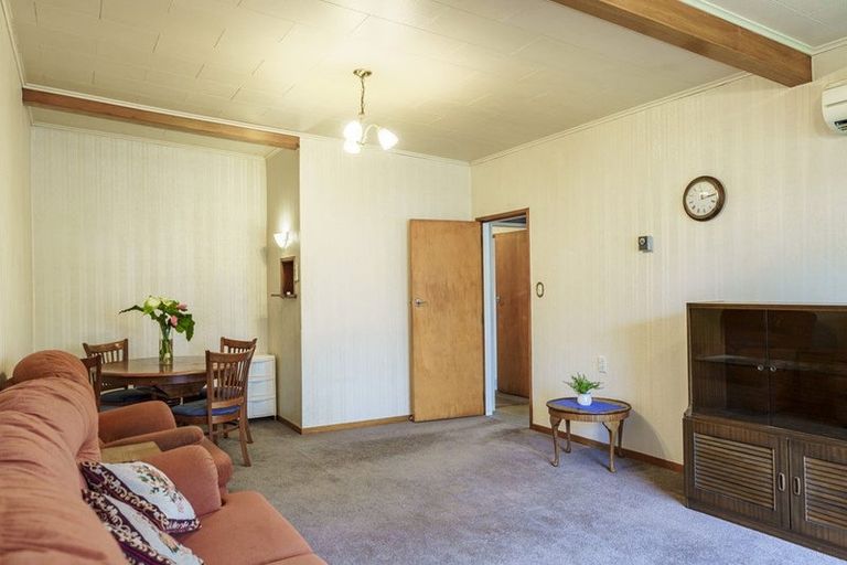 Photo of property in 245 Kenilworth Road, Mayfair, Hastings, 4122