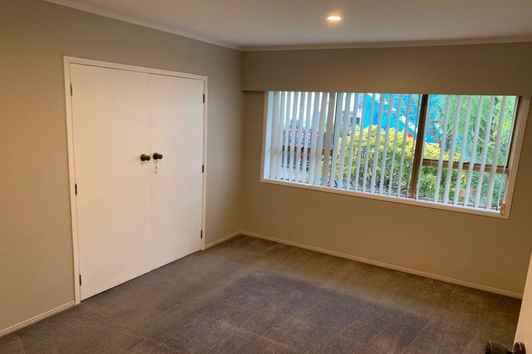 Photo of property in 1/149 Gossamer Drive, Pakuranga Heights, Auckland, 2010