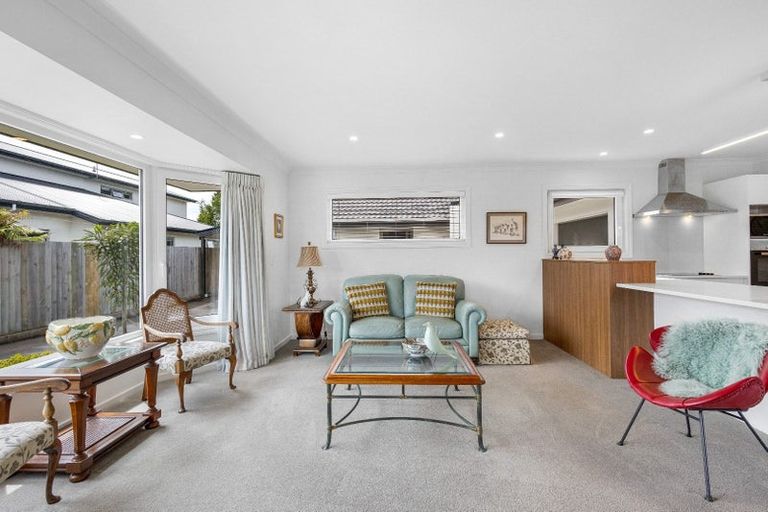 Photo of property in 20 Strowan Road, Strowan, Christchurch, 8052