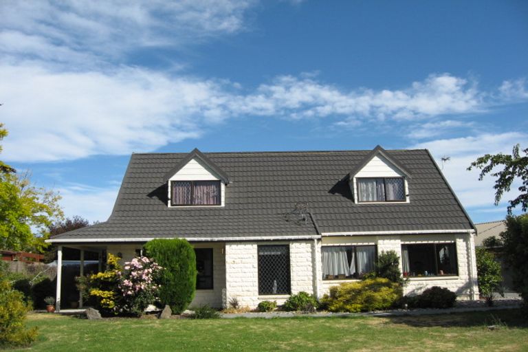 Photo of property in 5 Farnley Place, Parklands, Christchurch, 8083