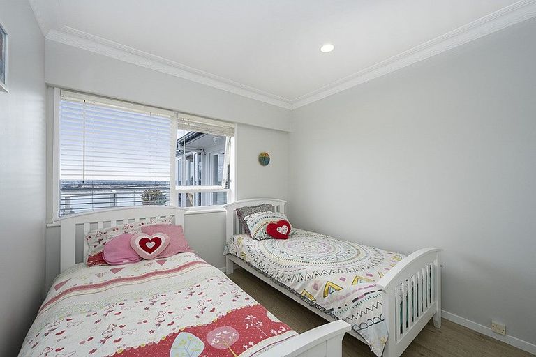 Photo of property in 41 Hadfield Street, Beach Haven, Auckland, 0626