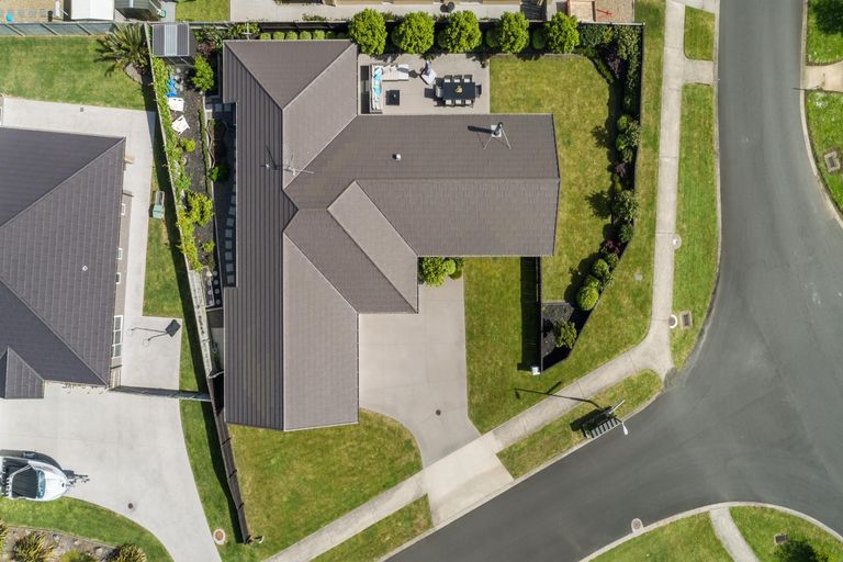 Photo of property in 2 Mirabell Place, Patumahoe, Pukekohe, 2679