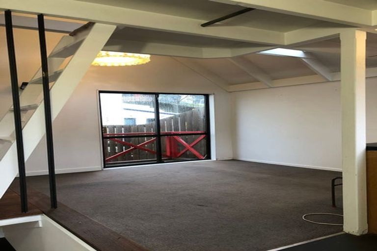 Photo of property in 2/77 Mein Street, Newtown, Wellington, 6021
