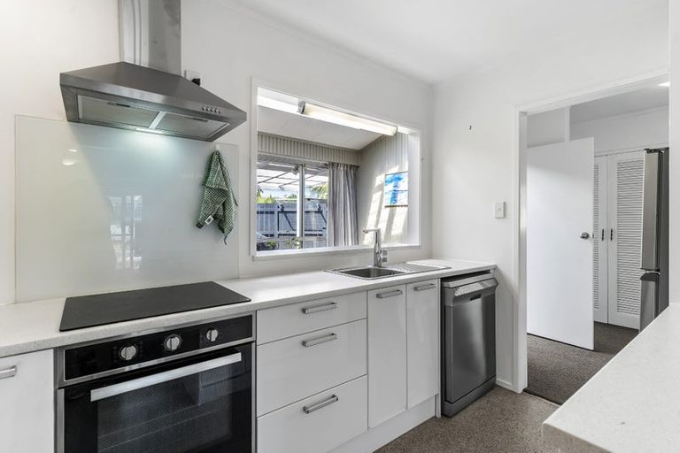 Photo of property in 1/33 Bramley Drive, Farm Cove, Auckland, 2012