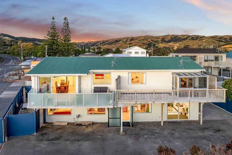 Photo of property in 5a Beach Road, Plimmerton, Porirua, 5026