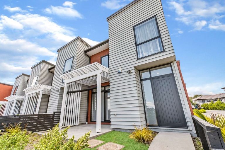 Photo of property in 2 Fermi Lane, Papakura, 2110