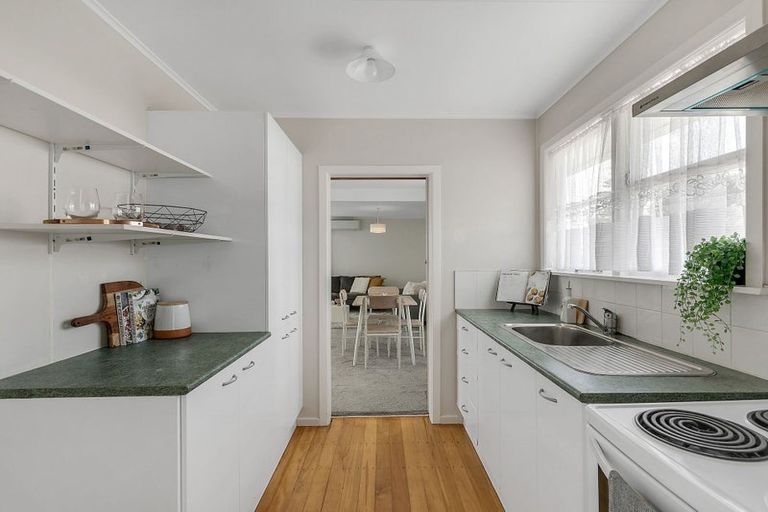 Photo of property in 98 Driver Crescent, Cannons Creek, Porirua, 5024