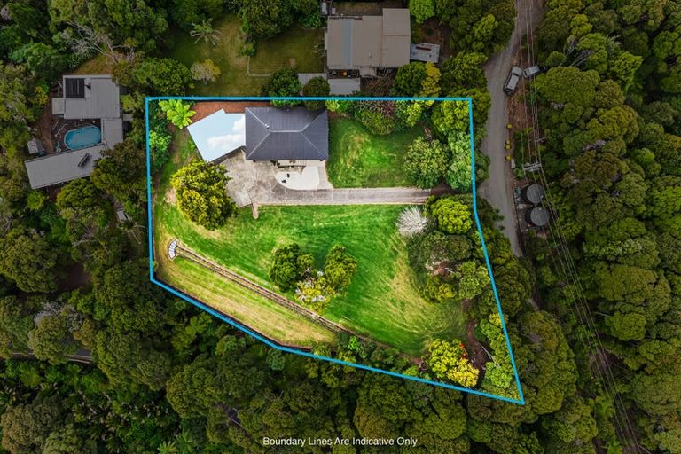 Photo of property in 6 Walker Road, Henderson Valley, Auckland, 0612
